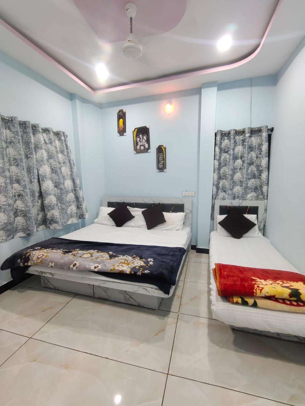Geeta Homestay 乌贾因 外观 照片