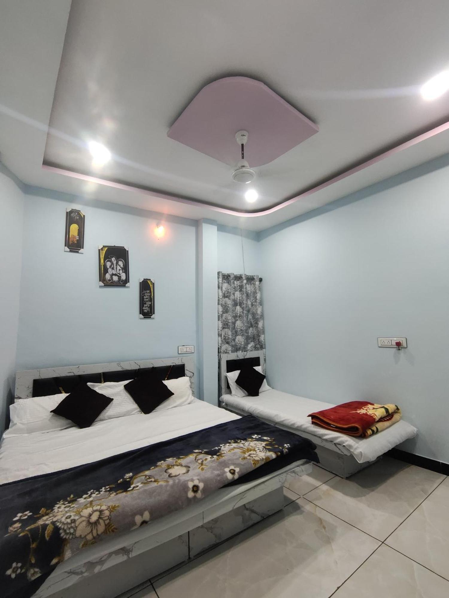 Geeta Homestay 乌贾因 外观 照片